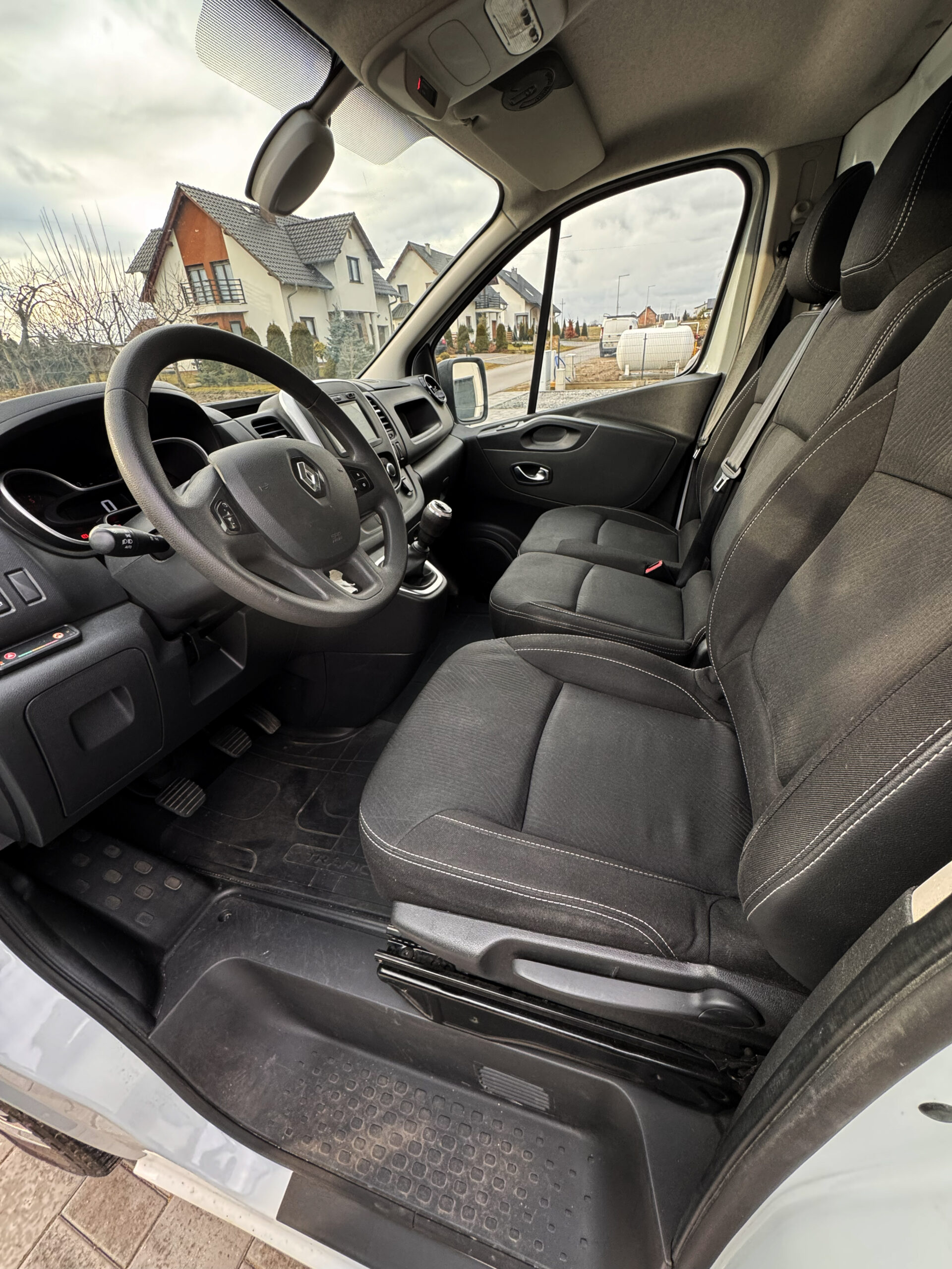 Renault Trafic 2.0 dCi 120KM – 2021 – L1H1 Wersja Comfort