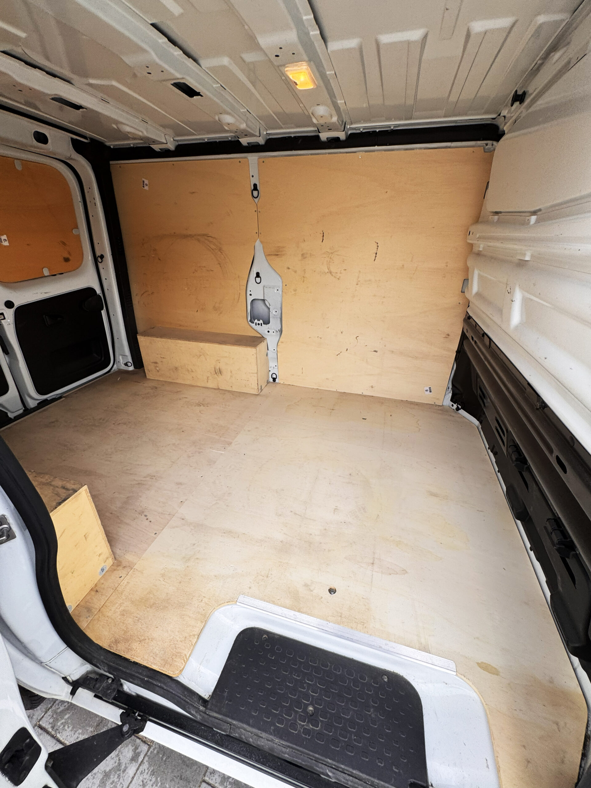 Renault Trafic 2.0 dCi 120KM – 2021 – L1H1 Wersja Comfort